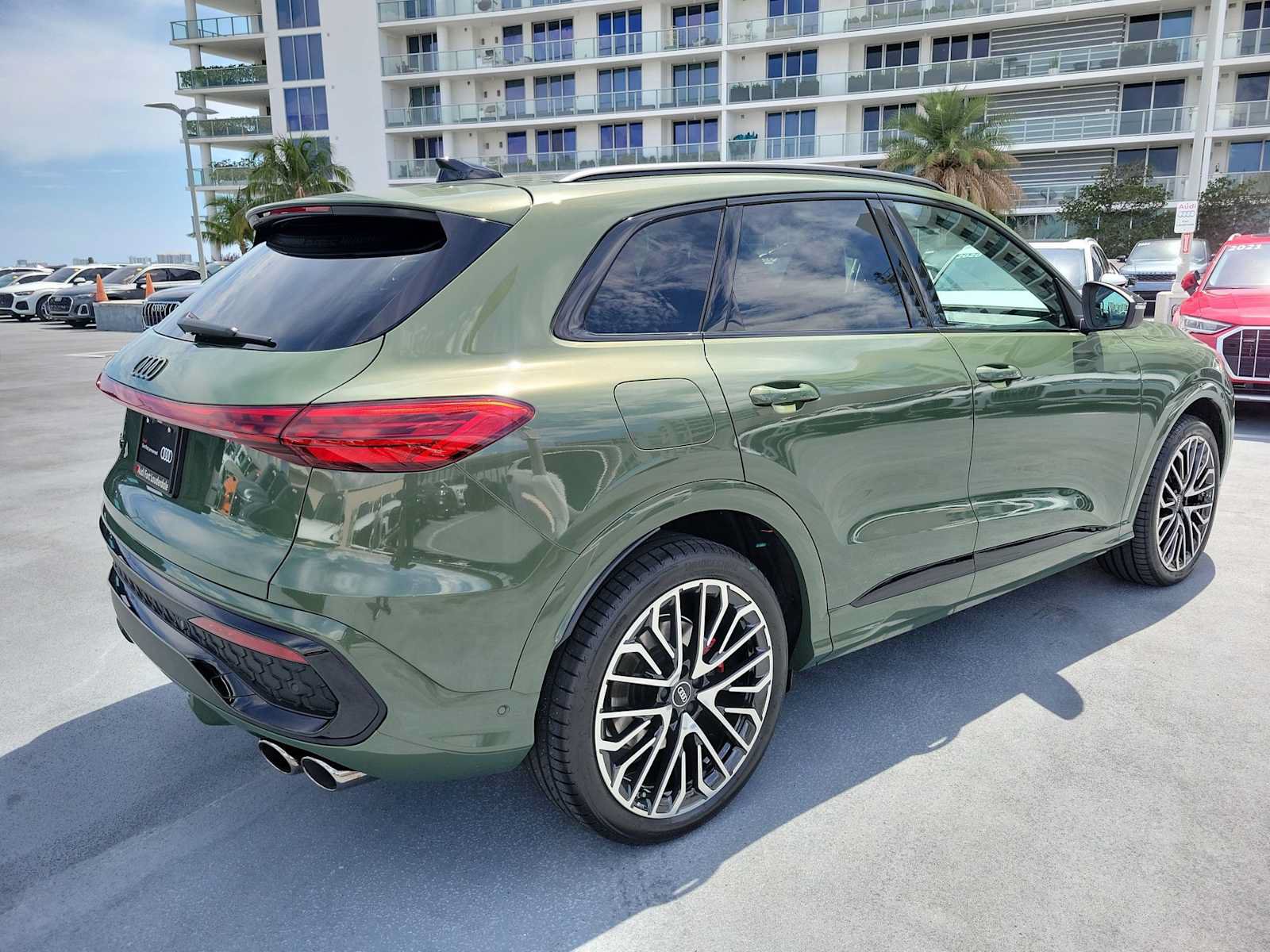Certified 2025 Audi SQ5 Premium Plus AWD/4WD image 6