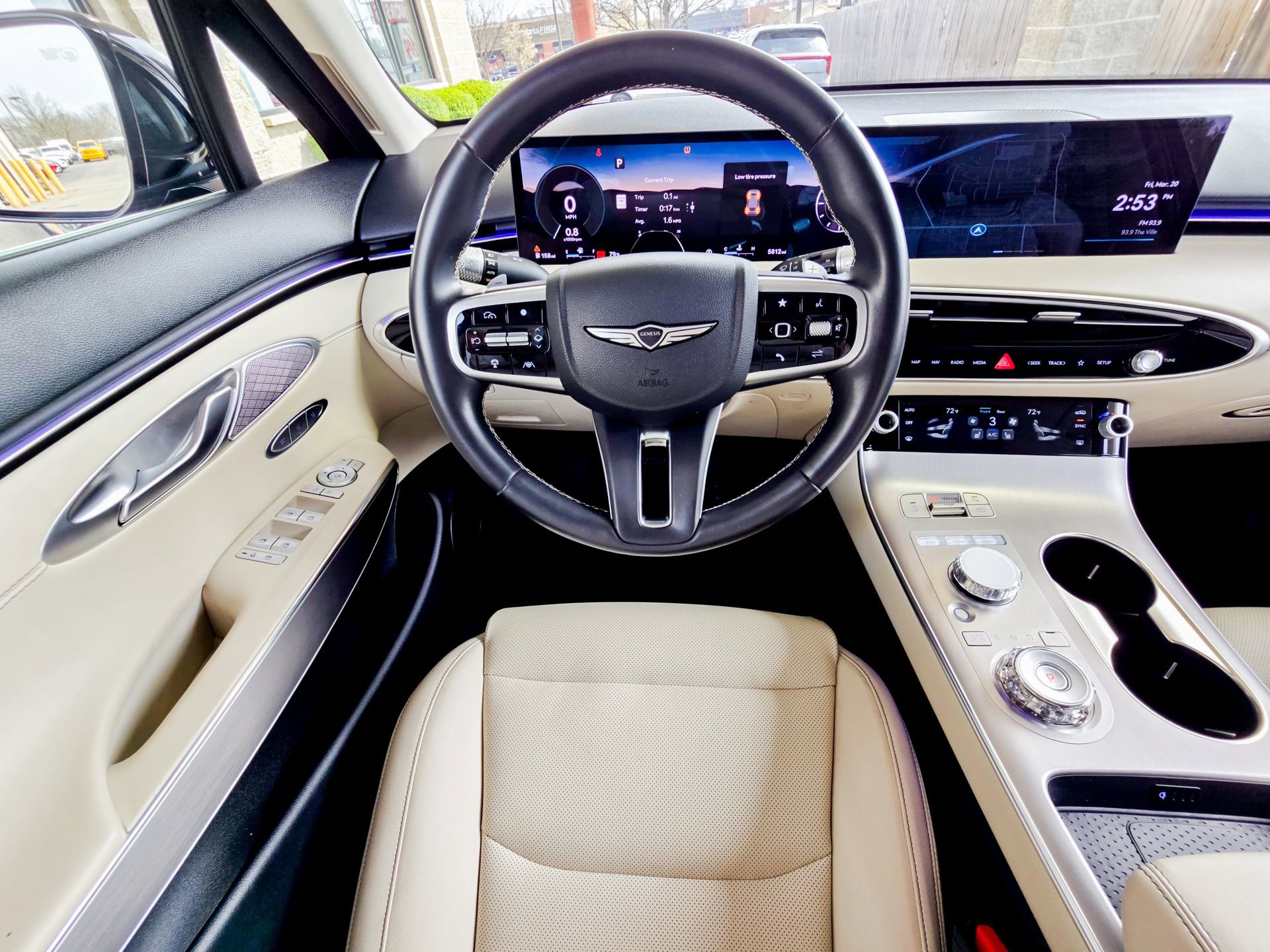 Used 2026 Genesis GV70 2.5T Select image 9