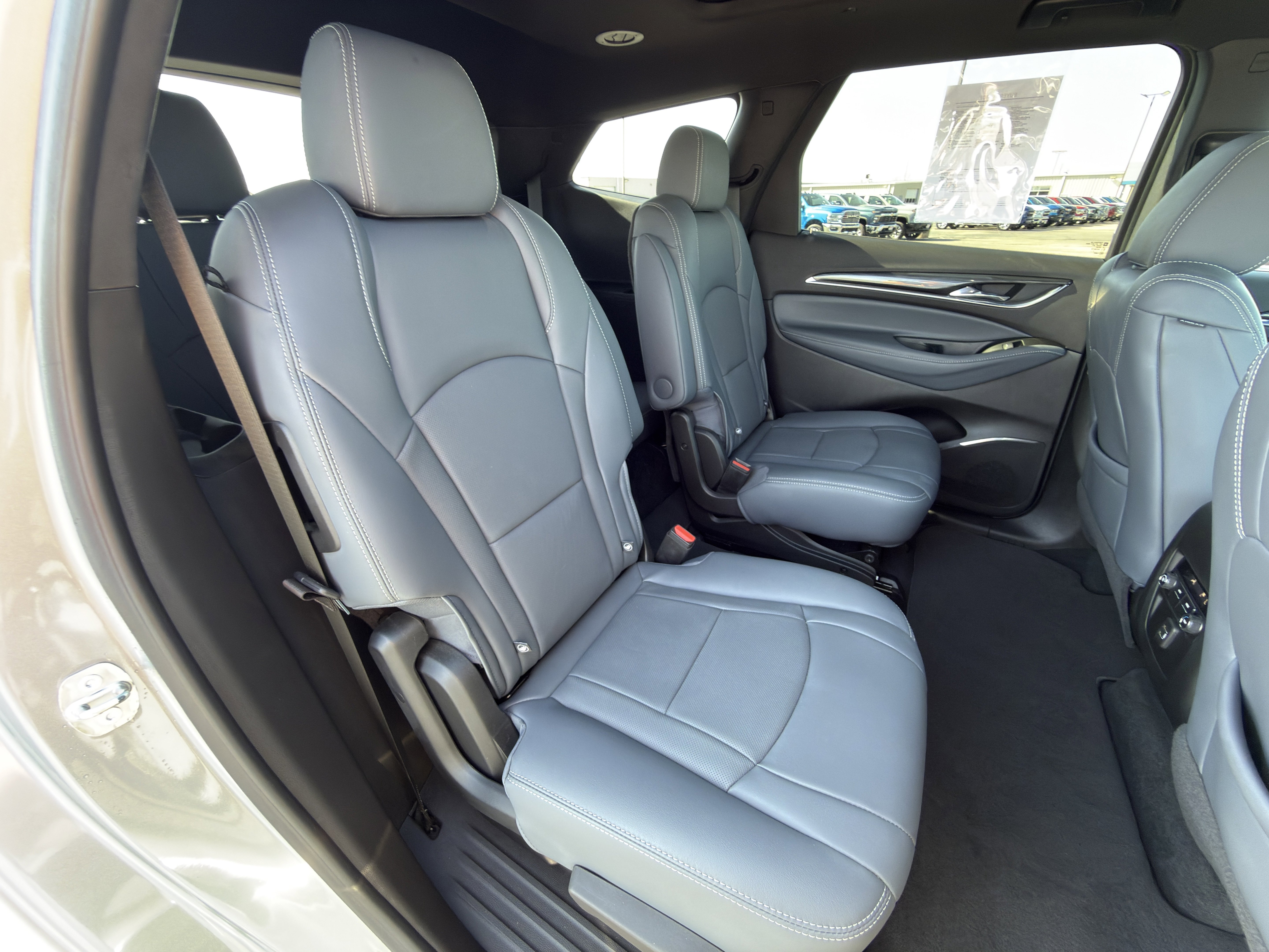 Used 2023 Buick Enclave Essence w/ Experience Buick Package AWD/4WD image 13