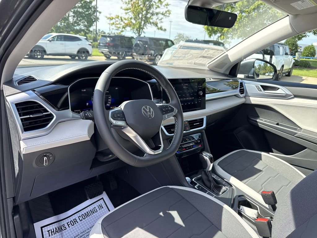 New 2025 Volkswagen Taos SE image 10