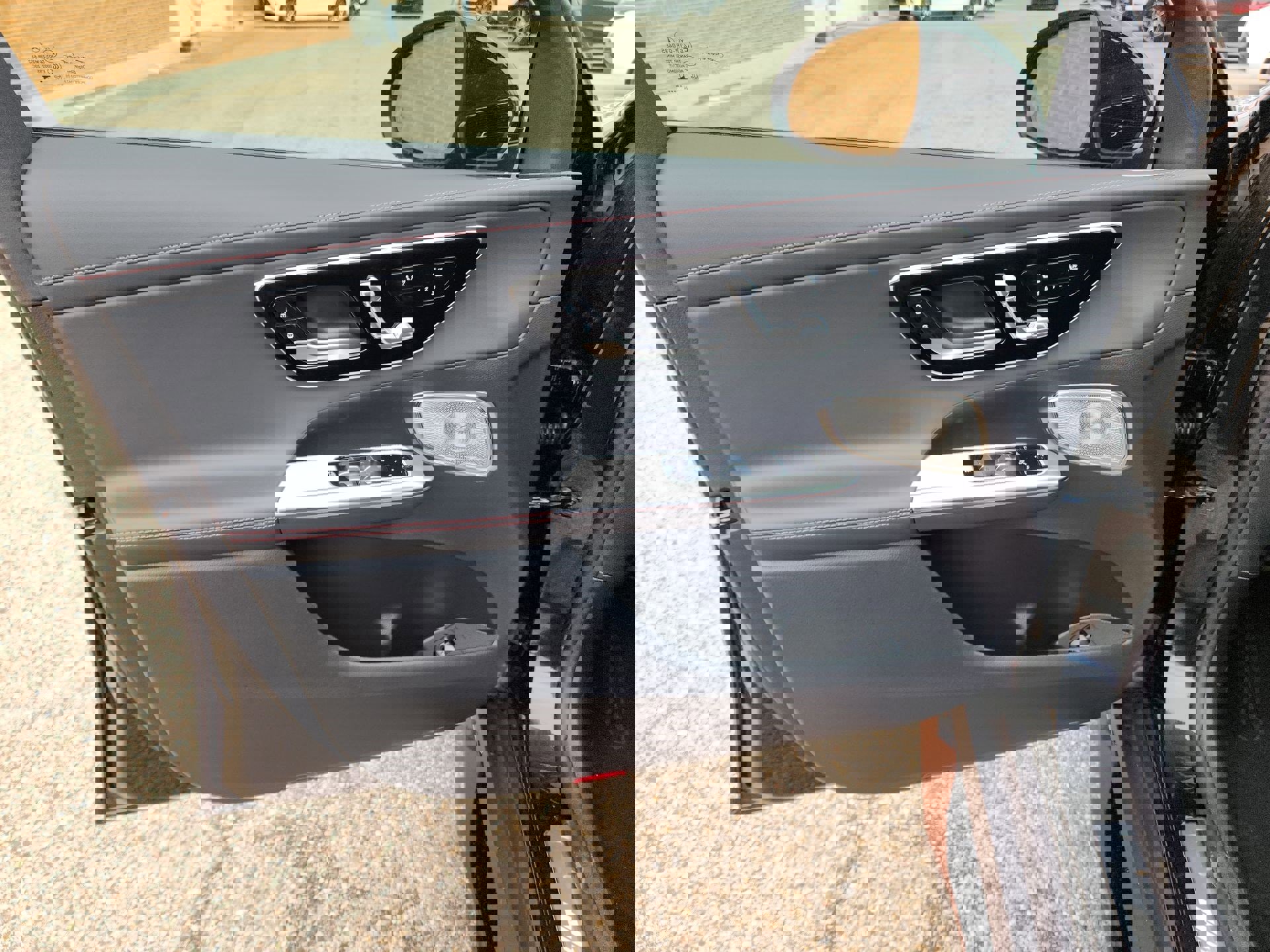 New 2025 Mercedes-Benz GLC 63 AMG S image 15