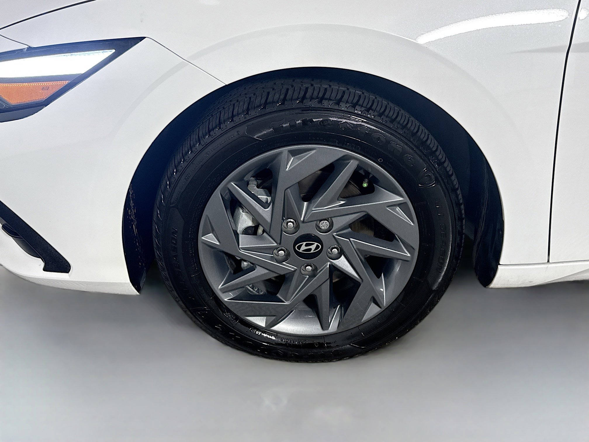 Used 2024 Hyundai Elantra SEL FWD image 38