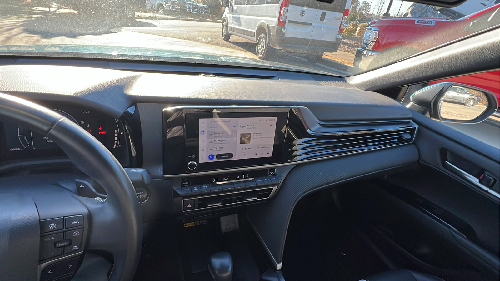 Used 2025 Toyota Camry SE image 31