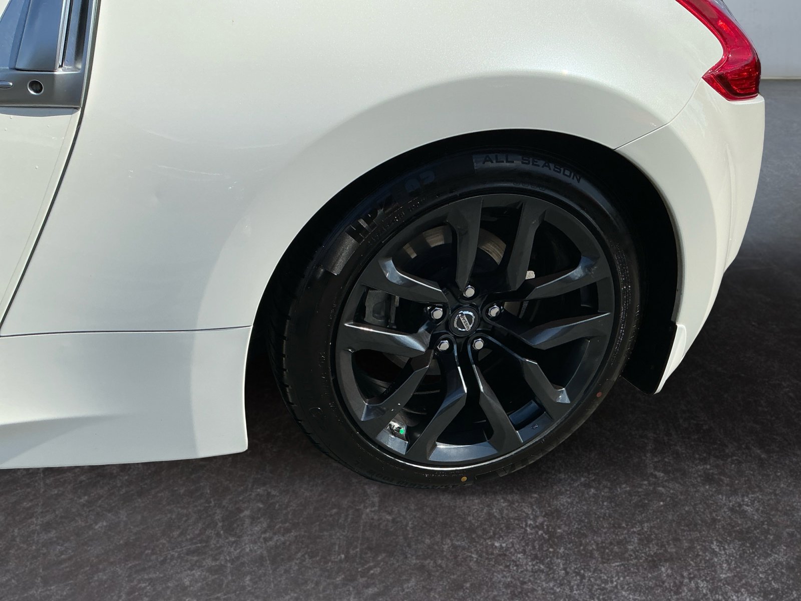 Used 2017 Nissan 370Z Coupe image 9