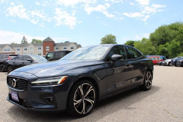 Certified 2024 Volvo S60 B5 Plus w/ Climate Package AWD/4WD image 3