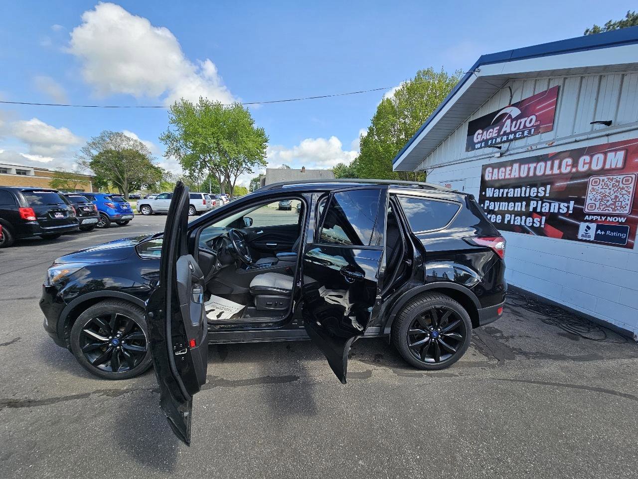 Used 2017 Ford Escape SE w/ Equipment Group 201A FWD image 24