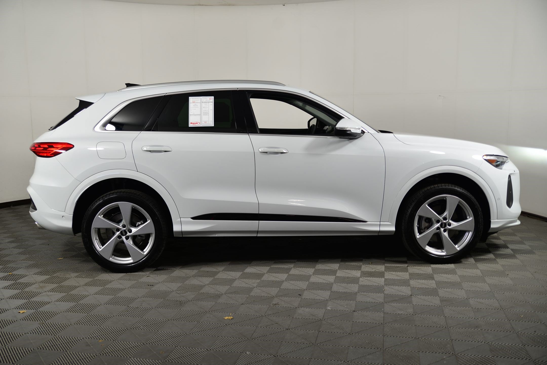 New 2025 Audi Q5 Premium w/ Premium Plus AWD/4WD image 7