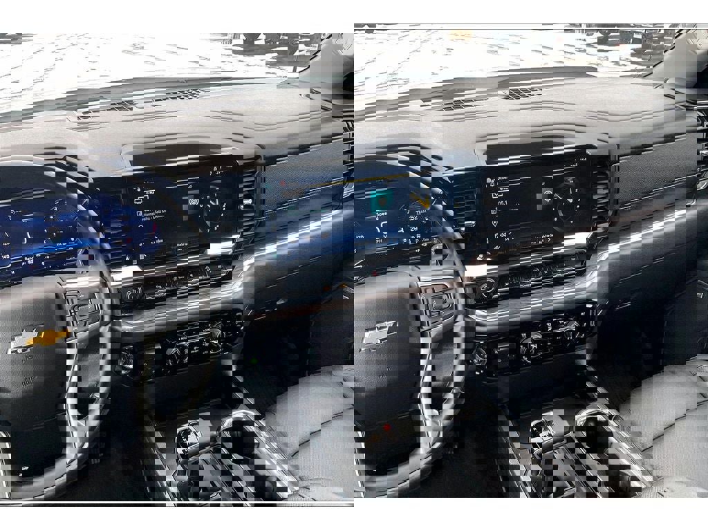 Used 2025 Chevrolet Silverado 1500 LTZ image 7