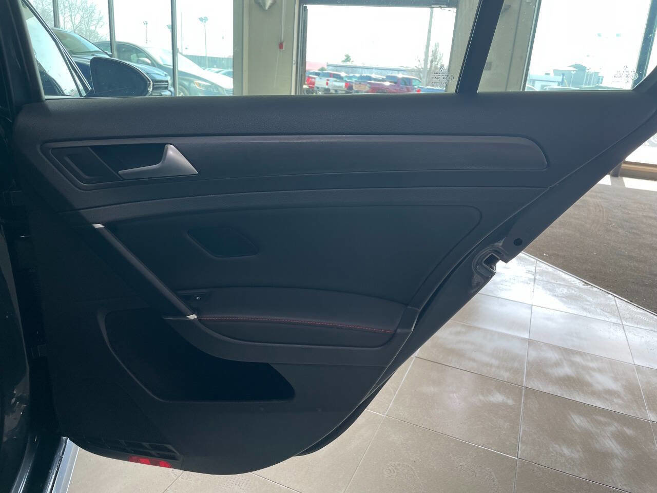 Used 2020 Volkswagen GTI SE image 21