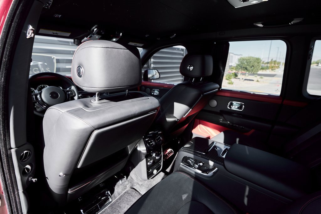 Used 2022 Rolls-Royce Cullinan Black Badge image 39