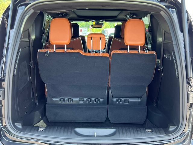 Used 2025 Chrysler Pacifica Pinnacle w/ Trailer Tow Group AWD/4WD image 43