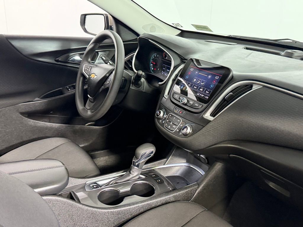 Used 2024 Chevrolet Malibu LT image 30