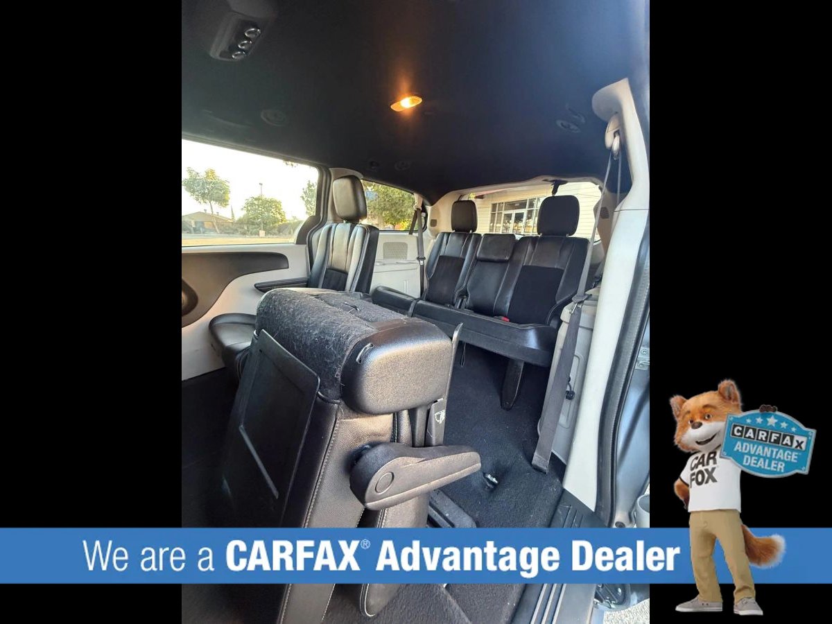 Used 2018 Dodge Grand Caravan SXT FWD image 40