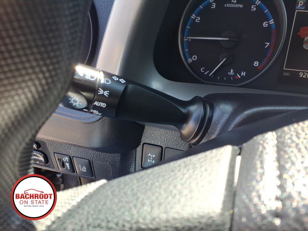 Used 2018 Toyota RAV4 LE AWD/4WD image 18
