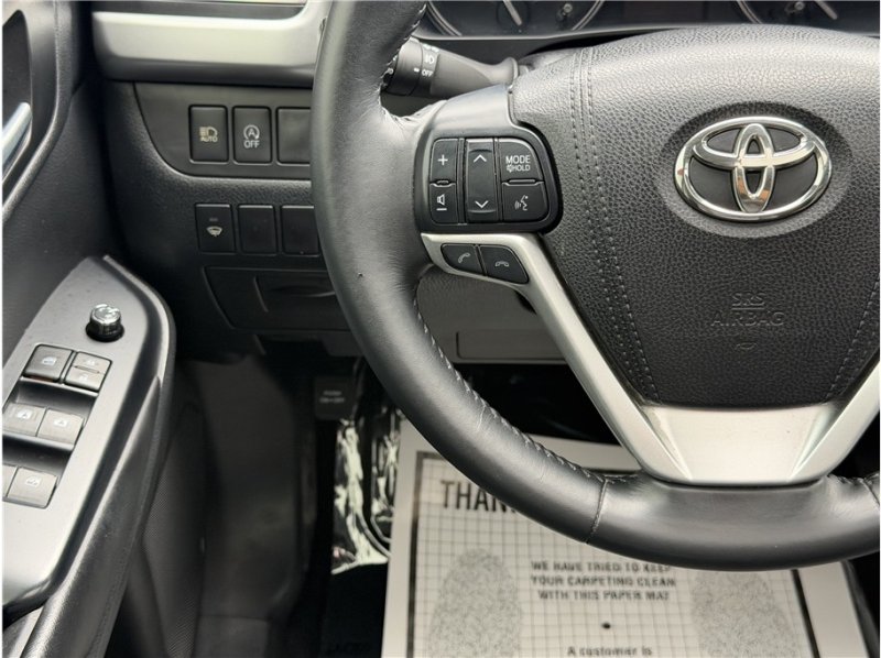 Used 2017 Toyota Highlander SE FWD image 43