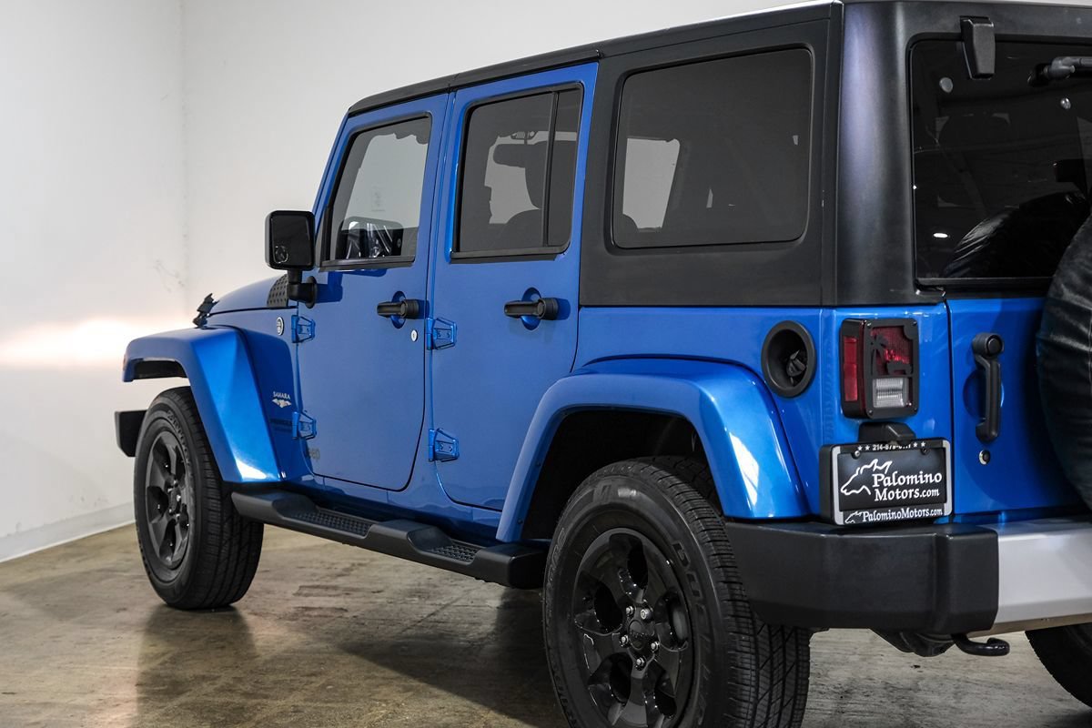 Used 2015 Jeep Wrangler Unlimited Sahara w/ Connectivity Group AWD/4WD image 12