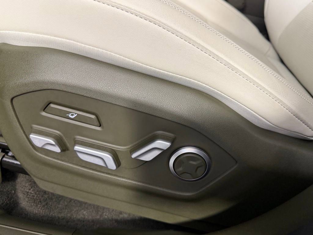 Used 2025 Hyundai Santa Fe Calligraphy image 24