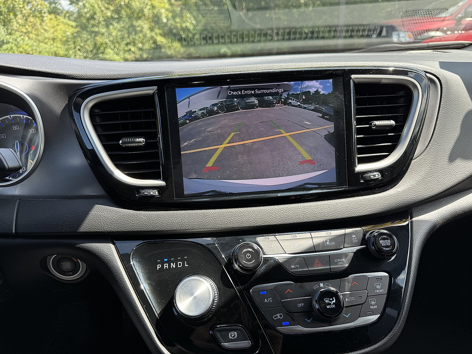 Certified 2026 Chrysler Pacifica Select FWD image 18