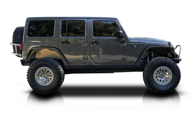 Used 2016 Jeep Wrangler Unlimited Rubicon w/ Connectivity Group image 2