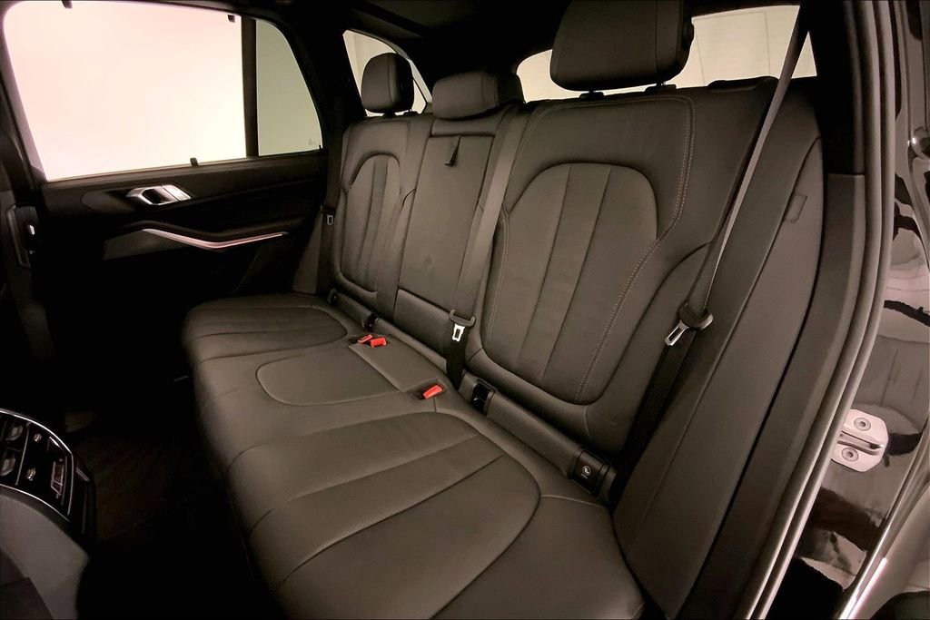 Certified 2022 BMW X5 xDrive40i w/ Premium Package AWD/4WD image 14