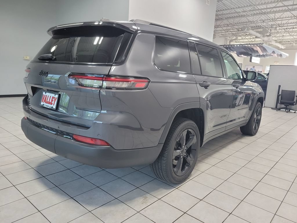 Used 2024 Jeep Grand Cherokee L Altitude AWD/4WD image 12