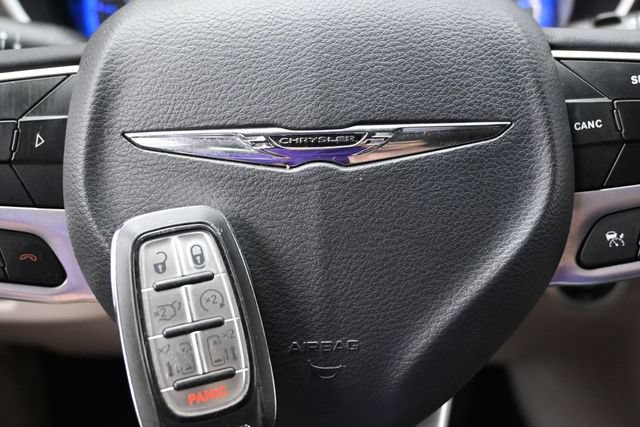 Certified 2022 Chrysler Pacifica Touring-L AWD/4WD image 48