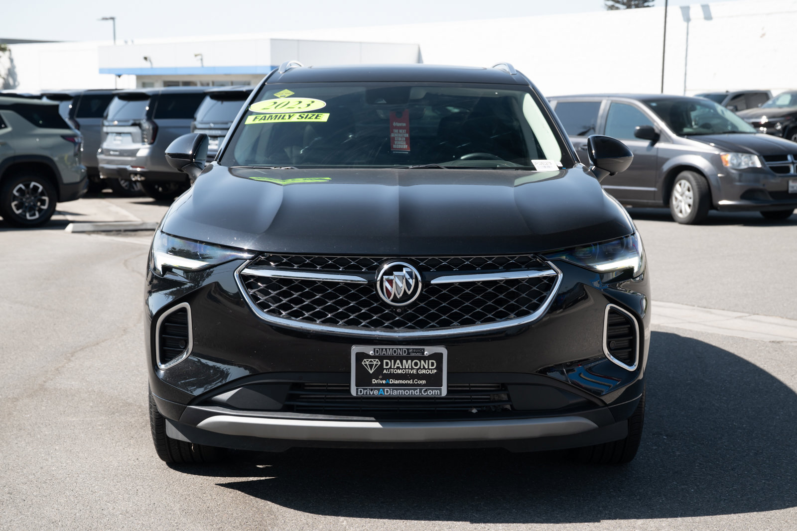 Used 2023 Buick Envision Avenir image 2