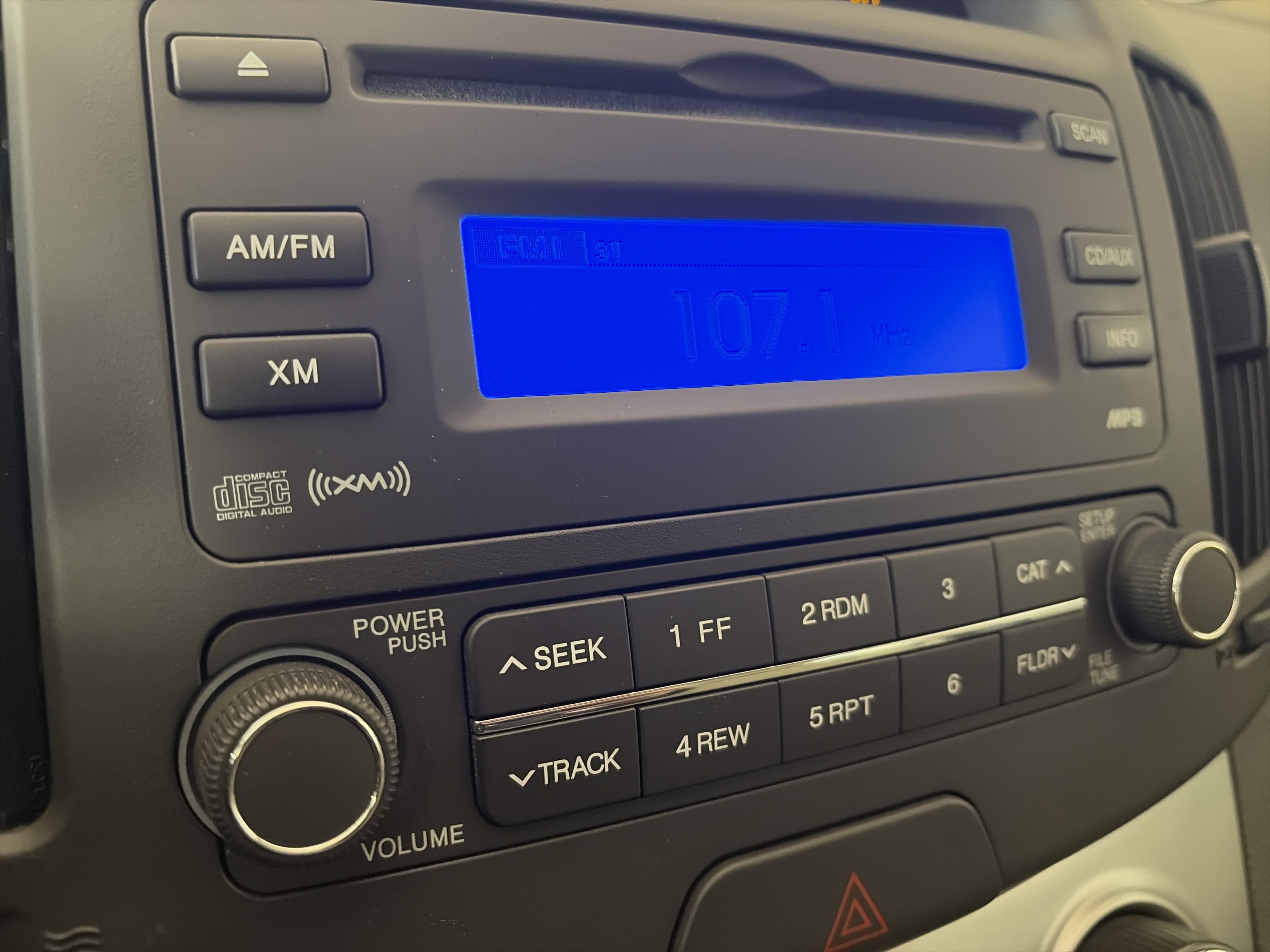 Used 2010 Hyundai Elantra GLS image 14
