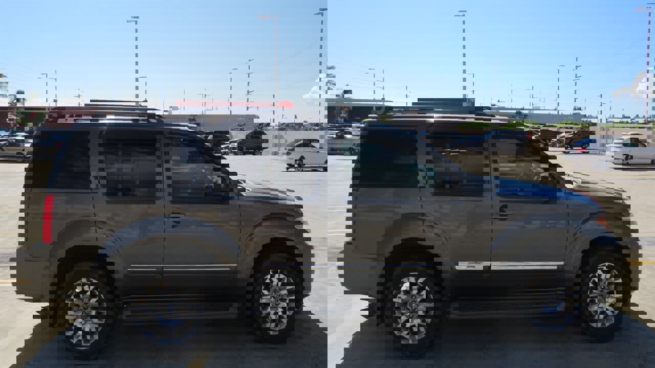 Used 2008 Nissan Pathfinder LE image 5