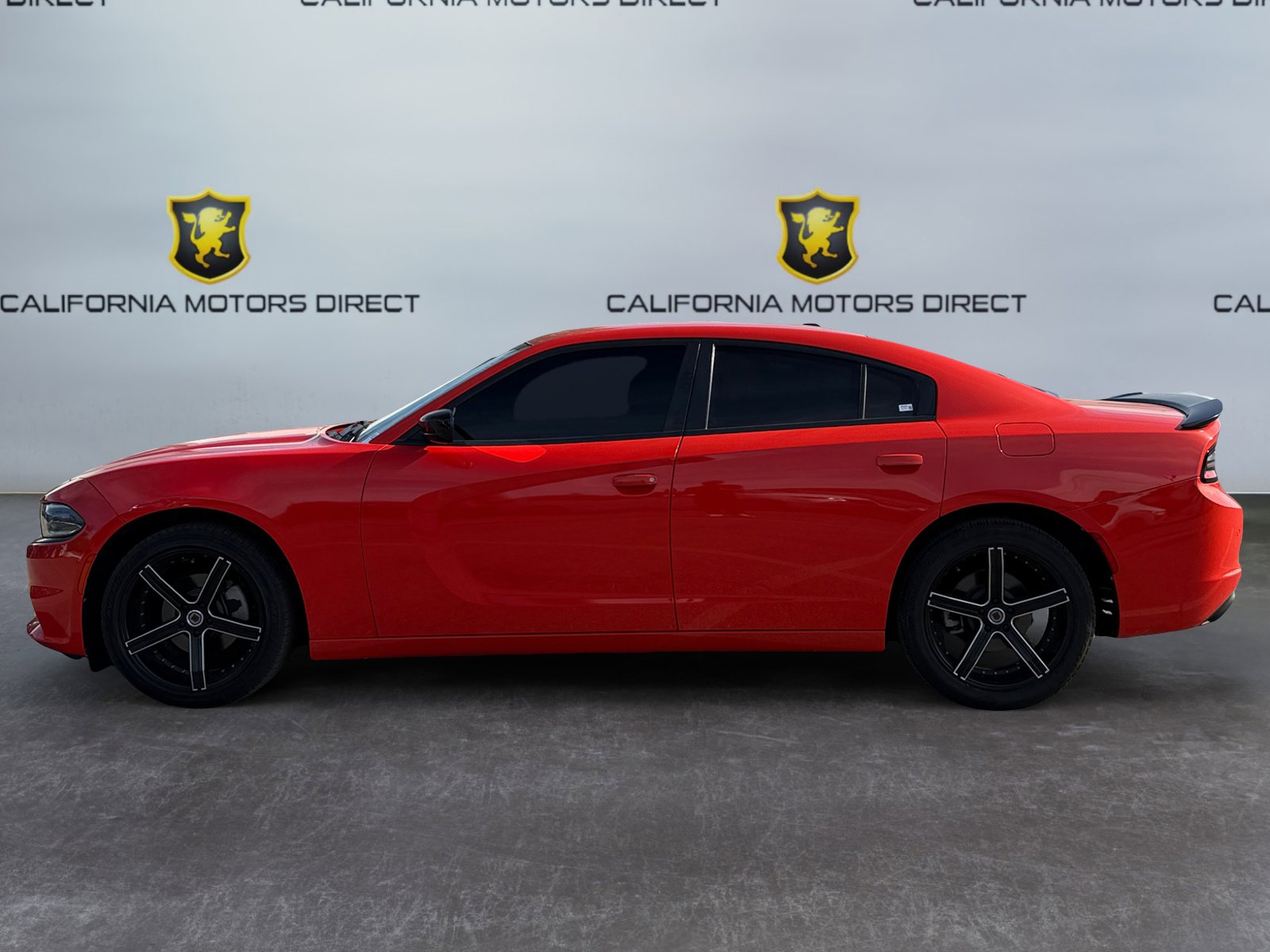 Used 2021 Dodge Charger SXT w/ Blacktop Package image 2