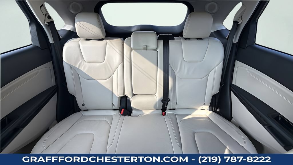 Used 2017 Ford Edge Titanium FWD image 31