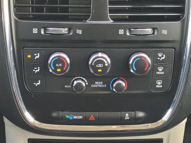 Used 2019 Dodge Grand Caravan SE w/ UConnect Hands-Free Group image 16