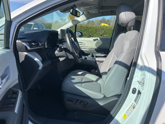 Used 2024 Toyota Sienna XLE image 15