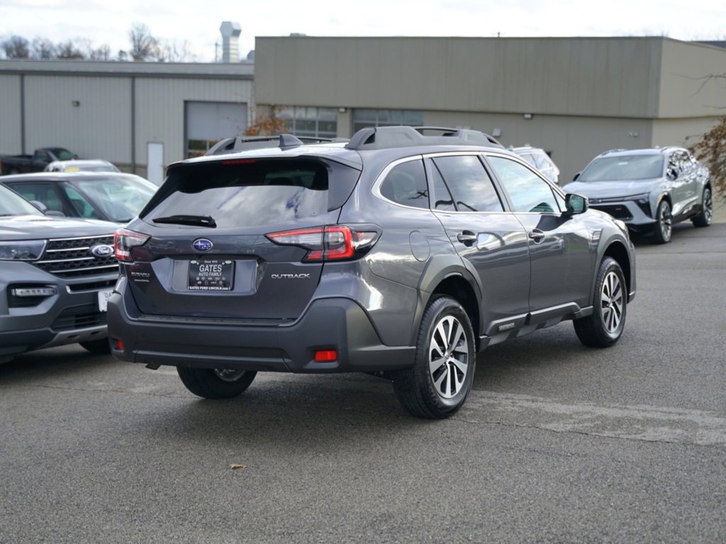 Used 2025 Subaru Outback Premium w/ Popular Package #1A image 5