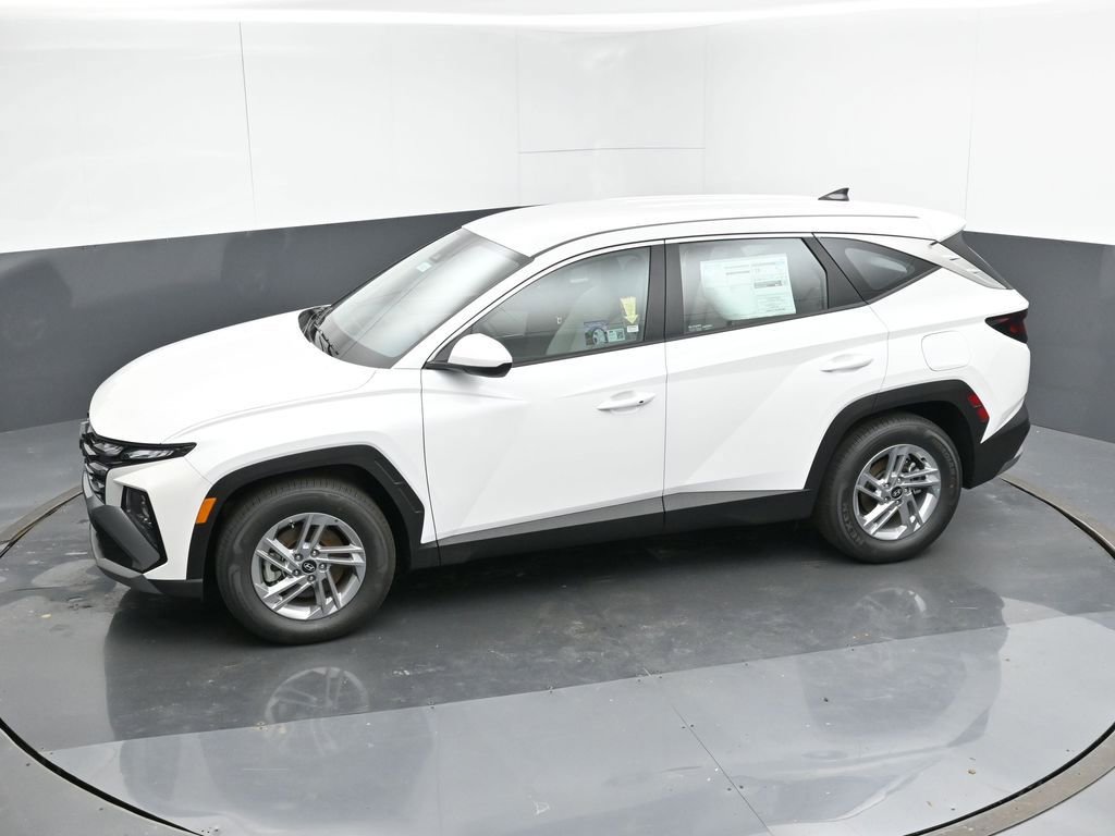 Certified 2025 Hyundai Tucson SE image 10