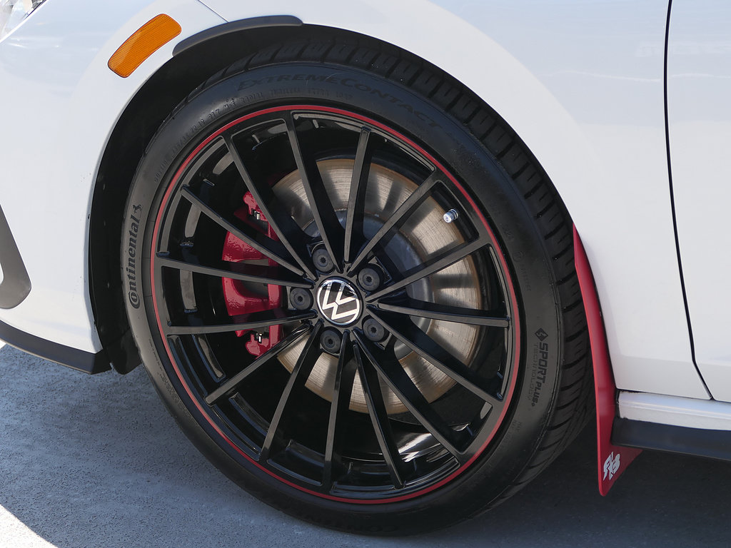 Used 2023 Volkswagen GTI 40th Anniversary Edition FWD image 10