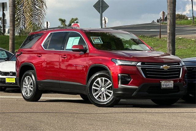 Used 2023 Chevrolet Traverse LT image 3