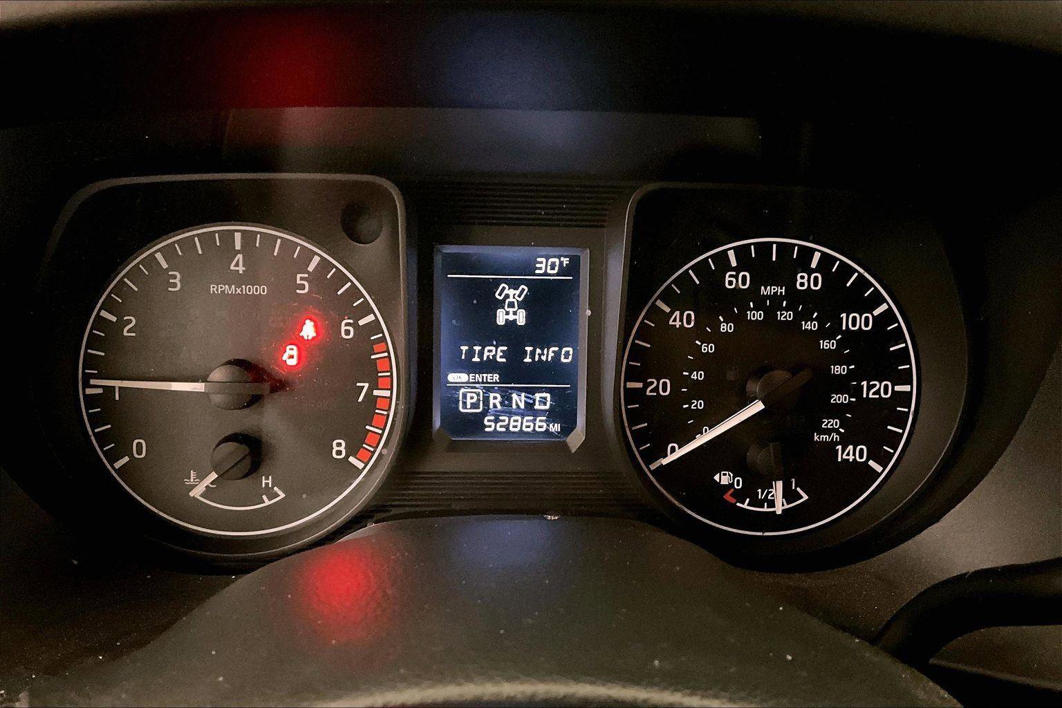 Used 2017 Nissan Titan S image 19