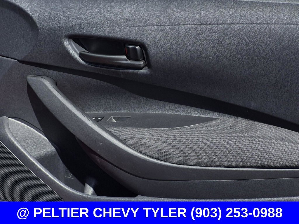 Used 2025 Toyota Corolla LE FWD image 12