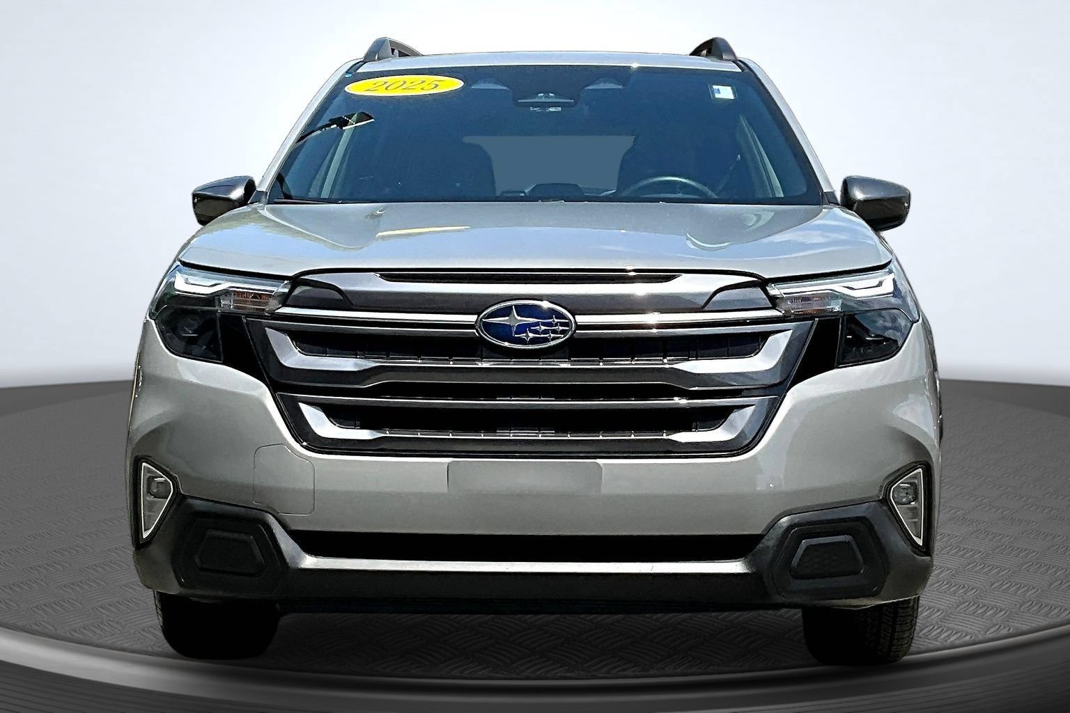 Used 2025 Subaru Forester Premium AWD/4WD image 2