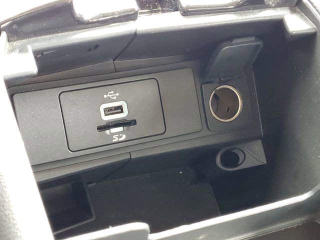 Used 2016 Ford Fusion SE w/ Equipment Group 202A image 25