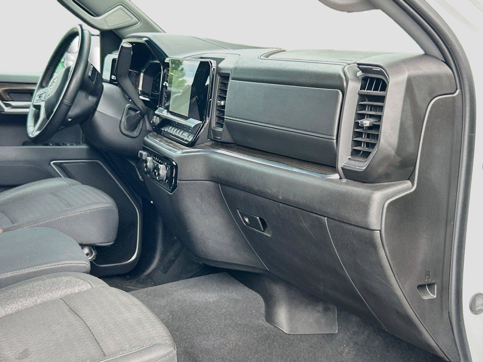Used 2025 Chevrolet Silverado 1500 LT AWD/4WD image 14