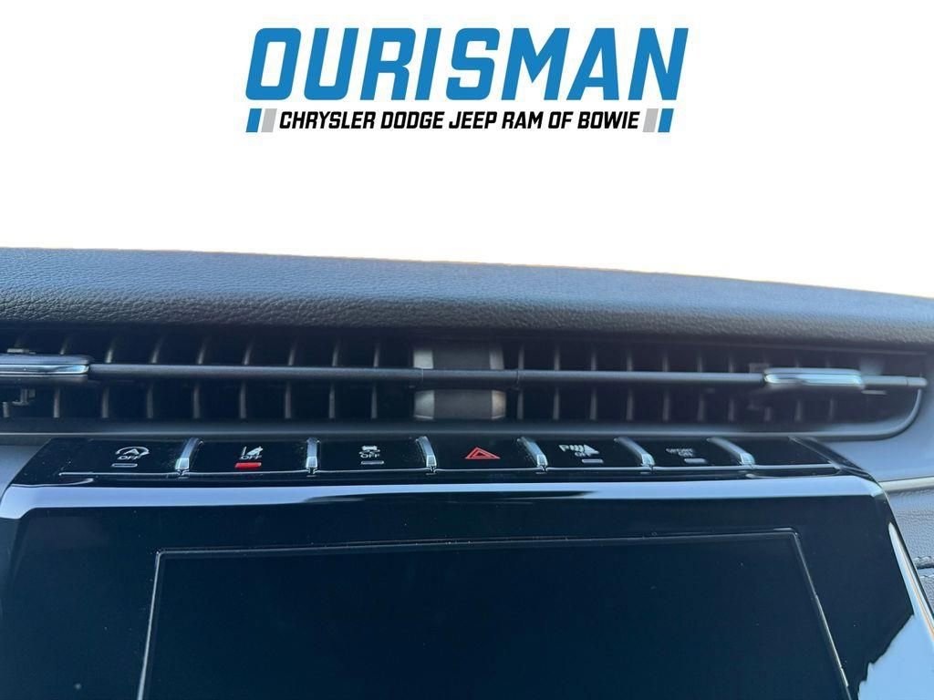 New 2025 Jeep Grand Cherokee Laredo X w/ Luxury Tech Group I image 16