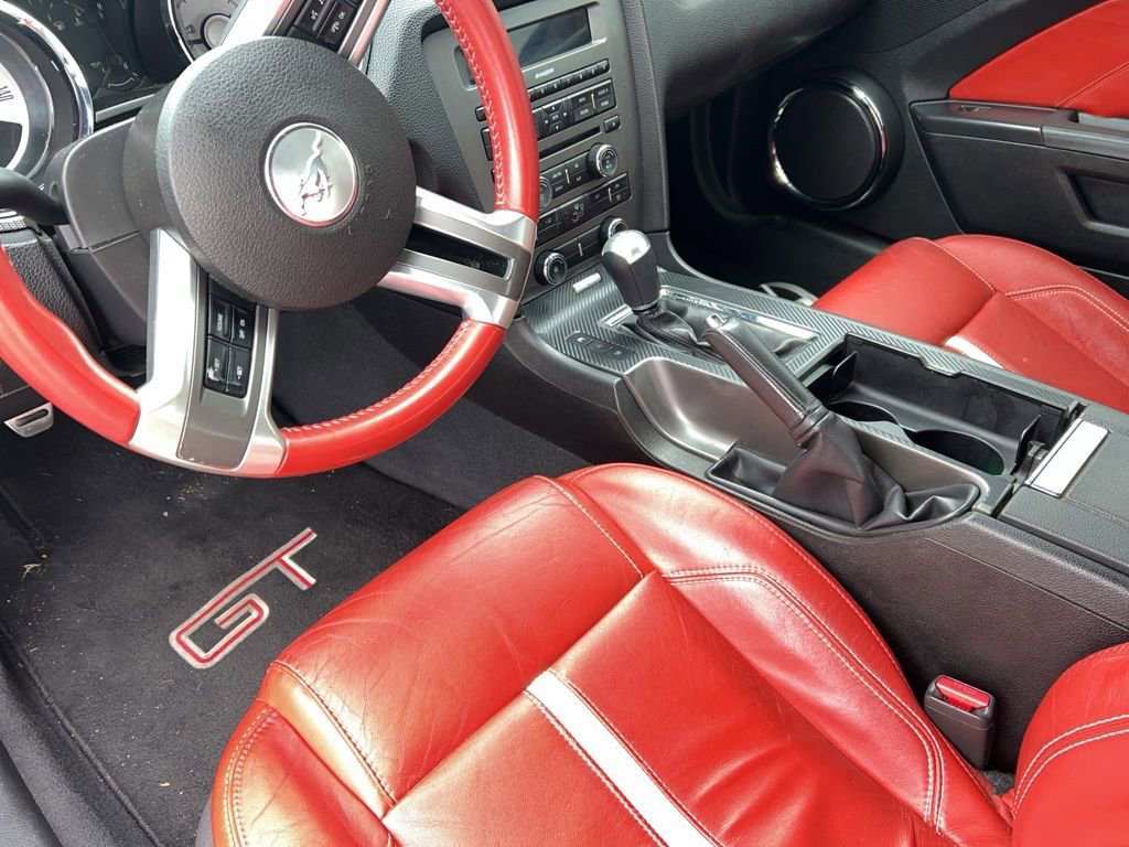 Used 2010 Ford Mustang GT RWD image 9
