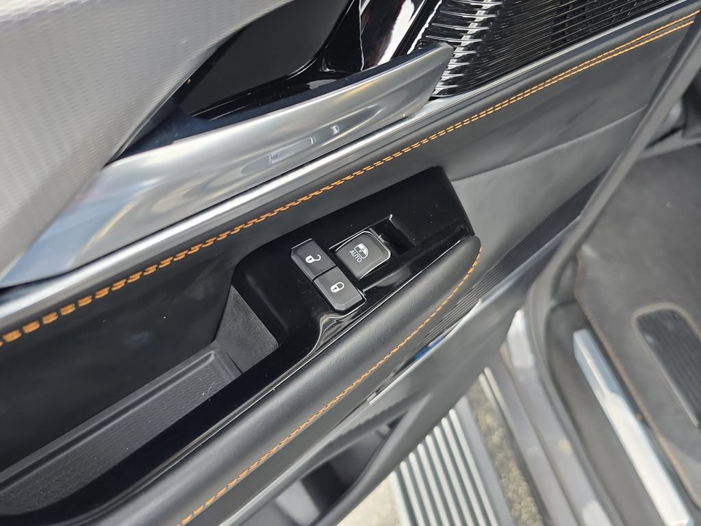 Used 2023 Jeep Grand Wagoneer Series III image 13