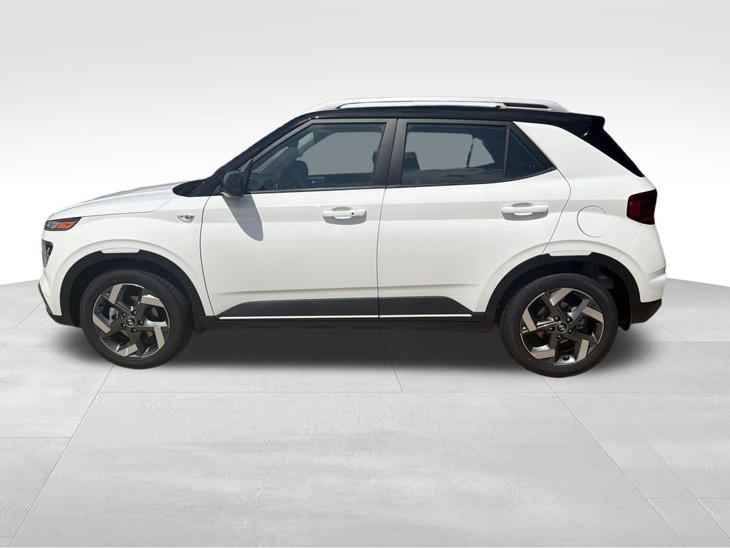 New 2026 Hyundai Venue SEL FWD image 2