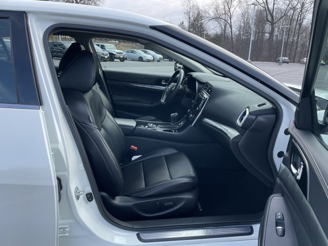 Used 2023 Nissan Maxima SV w/ Floor Mat Group image 27