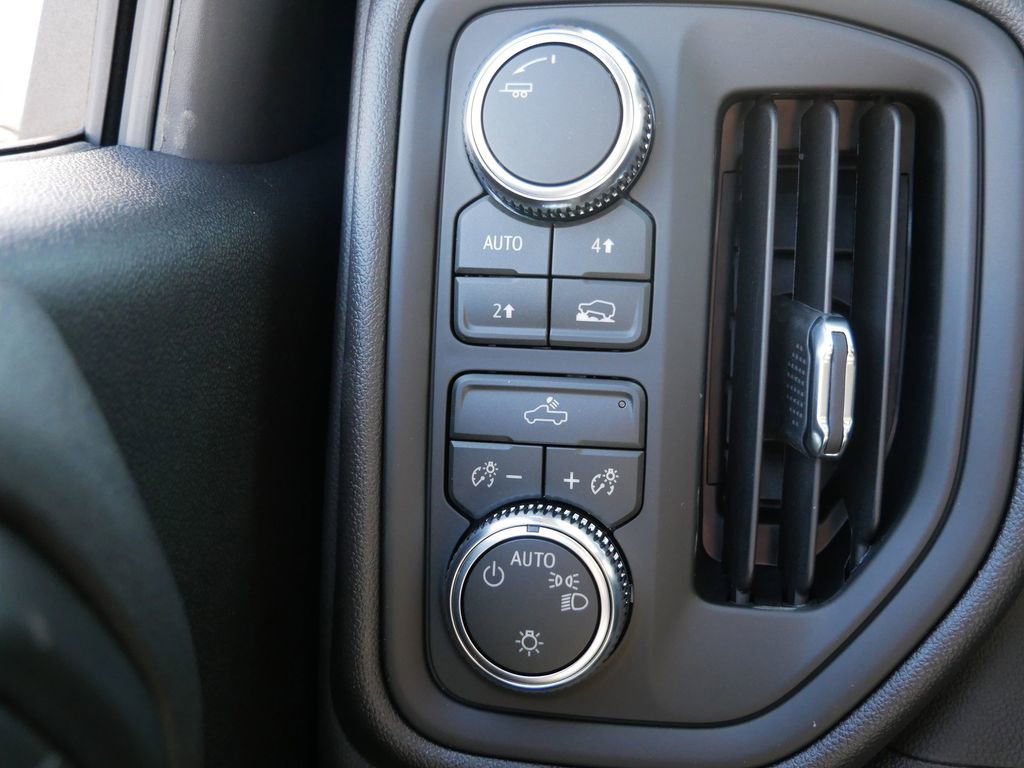 New 2026 GMC Sierra 1500 Pro AWD/4WD image 16