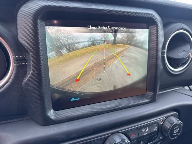 Used 2023 Jeep Wrangler Unlimited Sahara w/ Cold Weather Group image 19