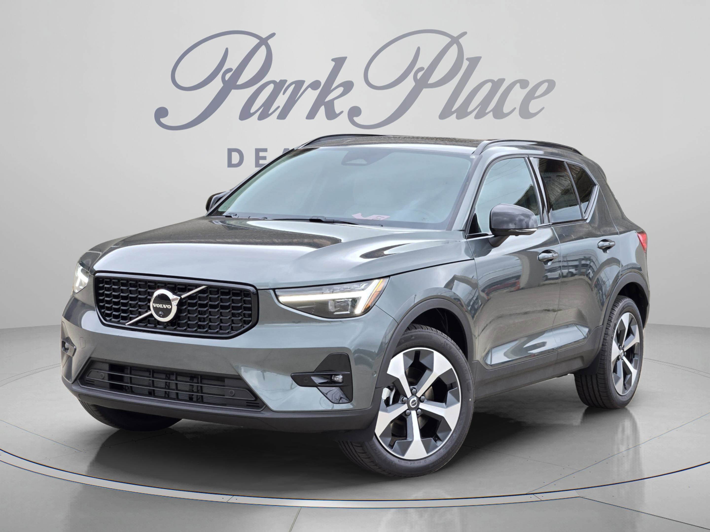 New 2026 Volvo XC40 B5 Plus w/ Protection Package Premier AWD/4WD video 1